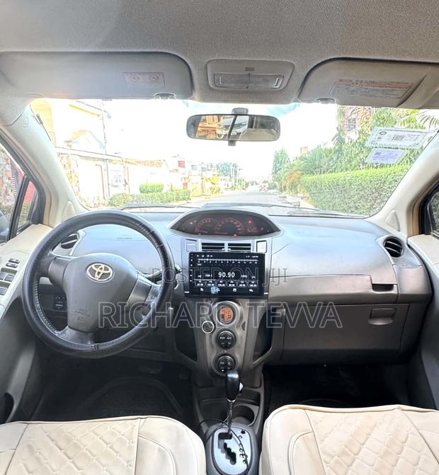 Toyota Vitz 1.3 AWD 5dr 2010 Blue