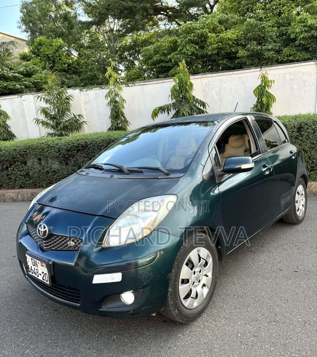 Toyota Vitz 1.3 AWD 5dr 2010 Blue