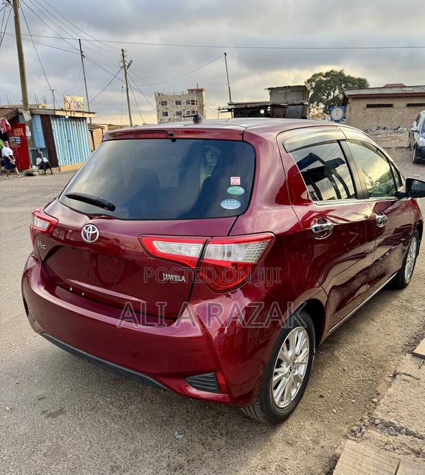 Toyota Vitz 1.3 FWD 5dr 2017 Red