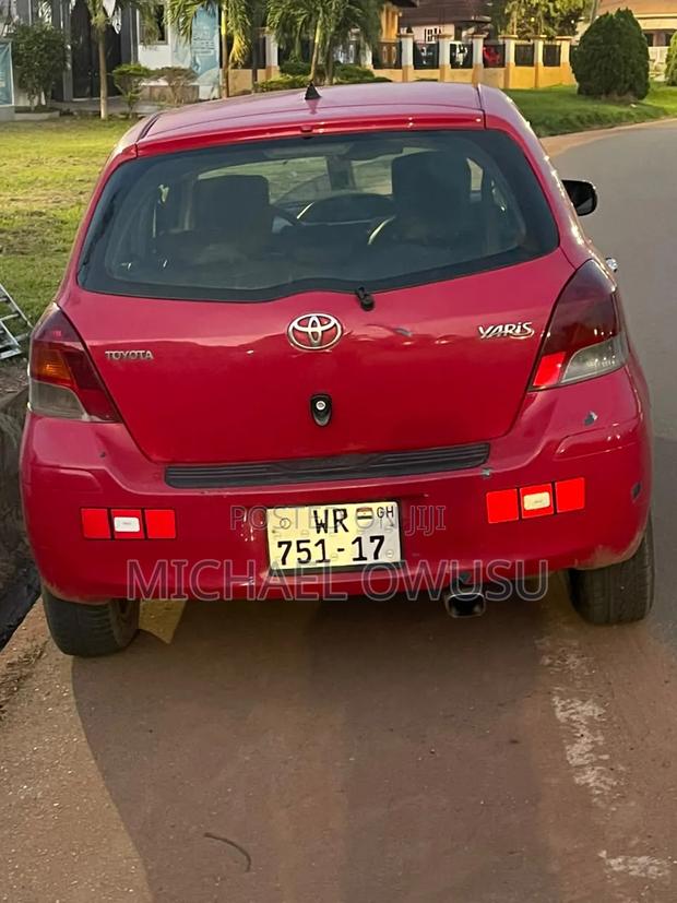 Toyota Yaris Base Hatchback 3dr 2010 Red