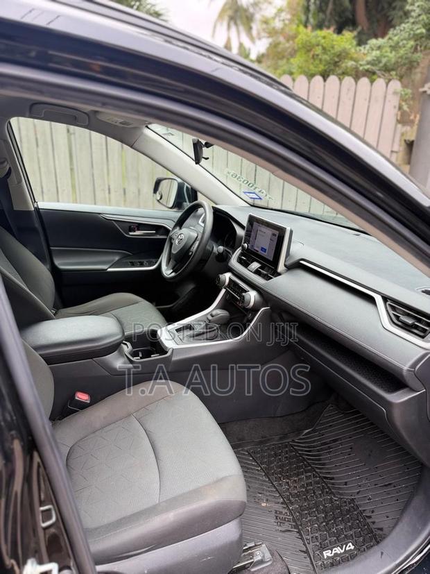 Toyota RAV4 XLE AWD 2023 Black
