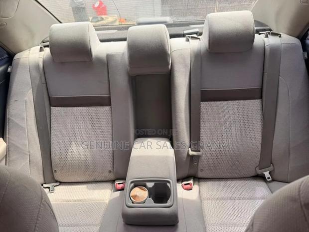 Toyota Camry LE 4dr Sedan (2.5L 4cyl 6A) 2014 Gray