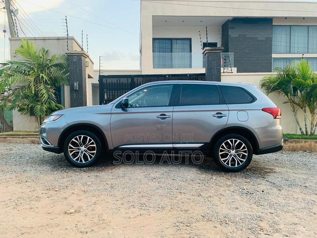 Mitsubishi Outlander 2018 Brown
