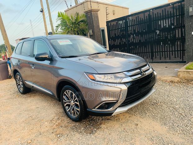 Mitsubishi Outlander 2018 Brown