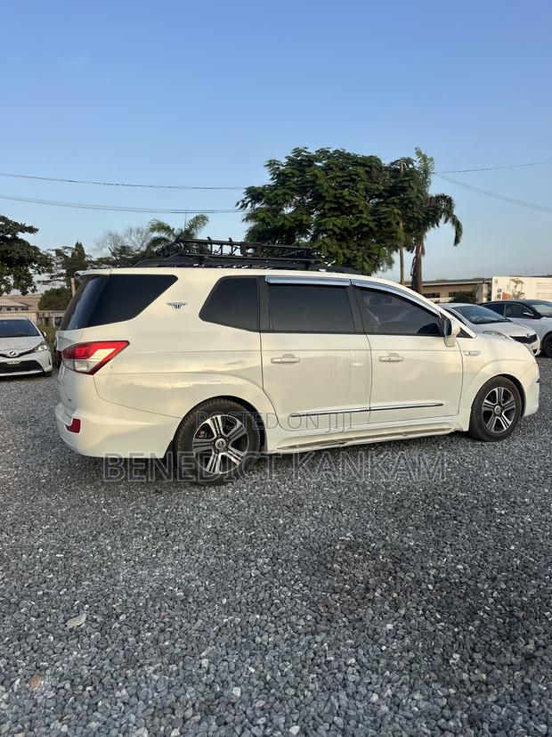 SsangYong Korando 2014 White
