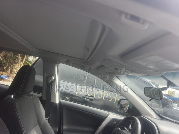 Toyota Voxy V 4WD 8-Seater 2013 Matt Black
