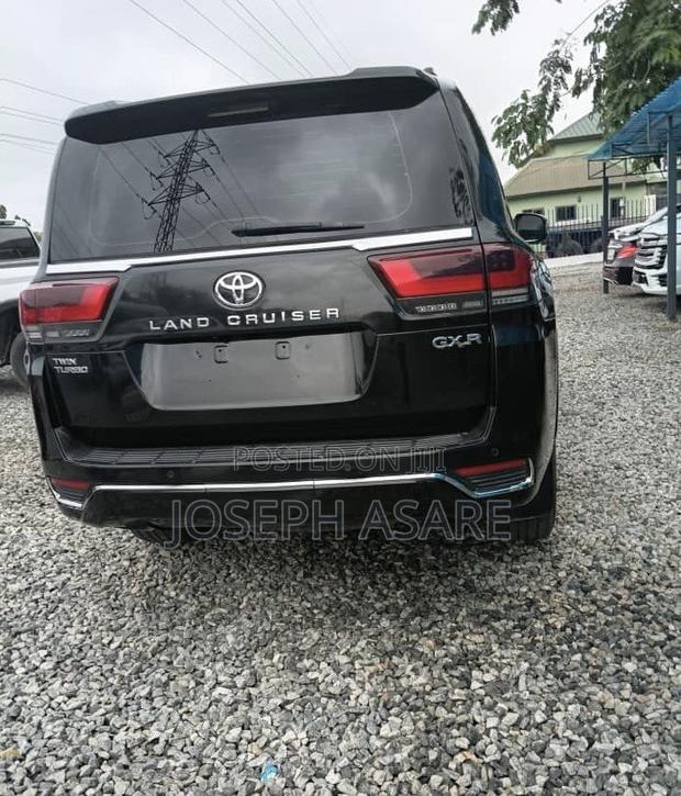 Toyota Land Cruiser Prado 2022 Black