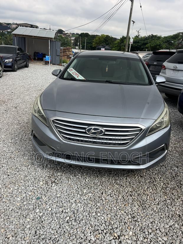 Hyundai Sonata Base Sedan FWD (2.4L 4cyl 6A) 2016 Gray