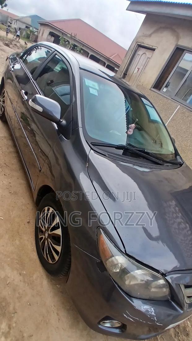 Toyota Corolla LE 4dr Sedan (1.8L 4cyl 4A) 2011 Gray