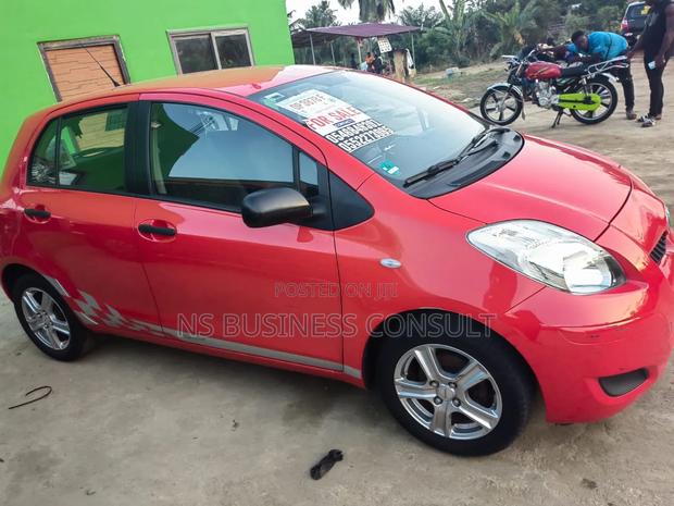Toyota Yaris 2010 Red