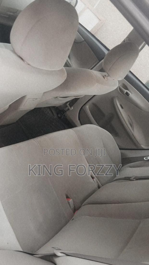 Toyota Corolla LE 4dr Sedan (1.8L 4cyl 4A) 2011 Gray