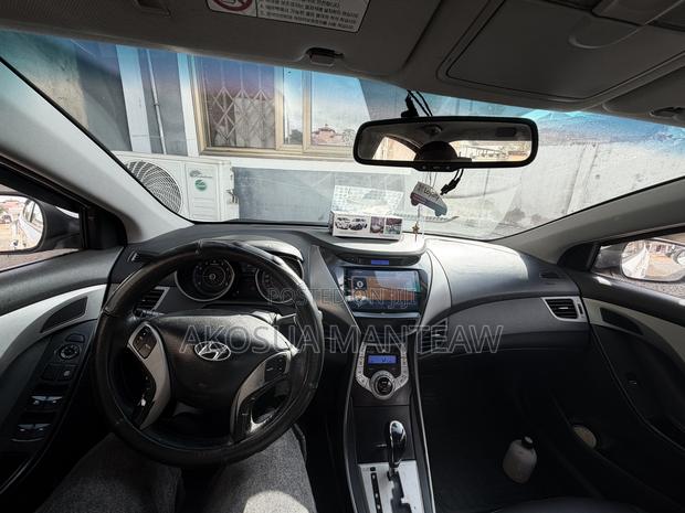 Hyundai Avante 2011 White