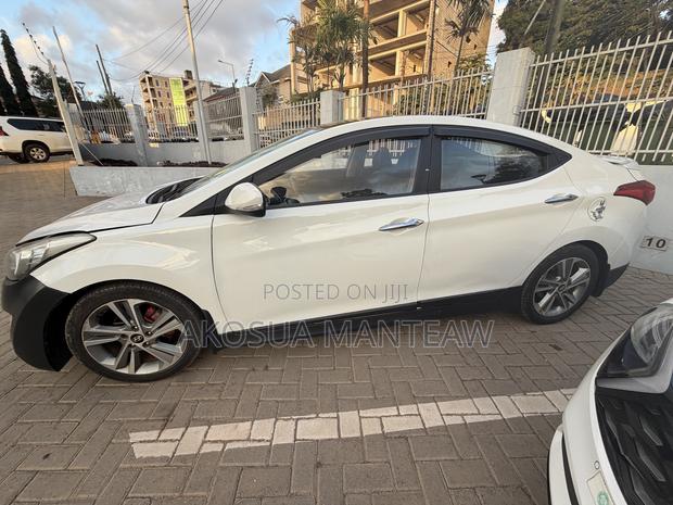 Hyundai Avante 2011 White