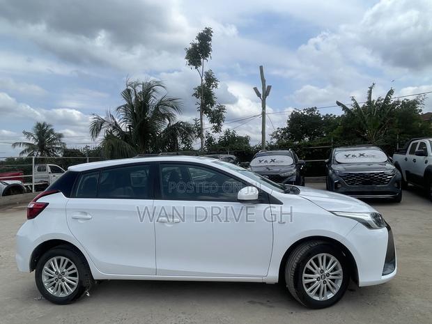 Toyota Yaris L Hatchback 5dr 2017 White