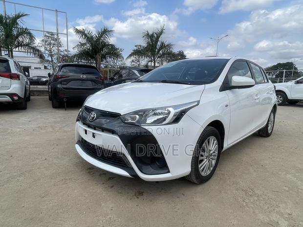 Toyota Yaris L Hatchback 5dr 2017 White