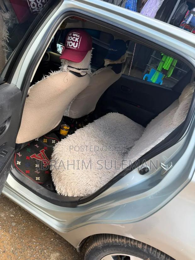 Toyota Vitz 2013 Silver