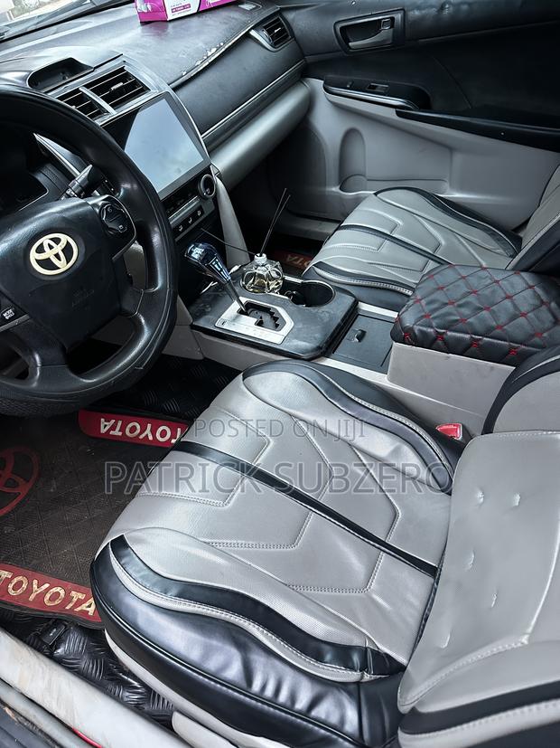 Toyota Camry LE 4dr Sedan (2.5L 4cyl 6A) 2014 Gray