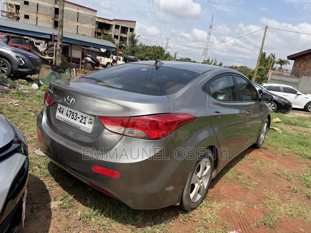 Hyundai Elantra 2013 Gold