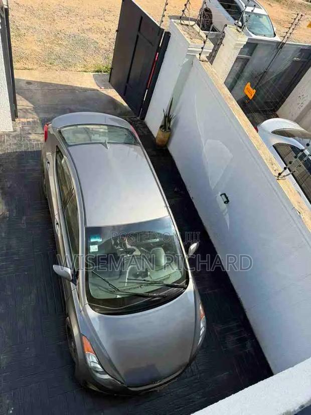Hyundai Elantra GLS Sedan FWD (1.8L 4cyl 6A) 2013 Gray