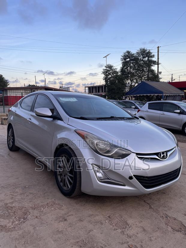 Hyundai Elantra Limited Sedan FWD (1.8L 4cyl 6A) 2013 Silver