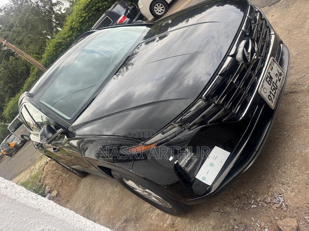 Hyundai Tucson SE 2024 Black