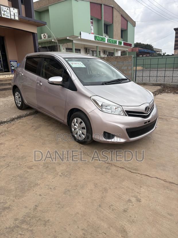 Toyota Vitz 1.3 AWD 3dr 2013 Pink