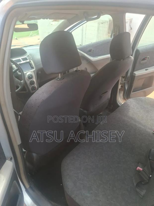 Toyota Vitz 1.0 FWD 3dr 2010 Silver