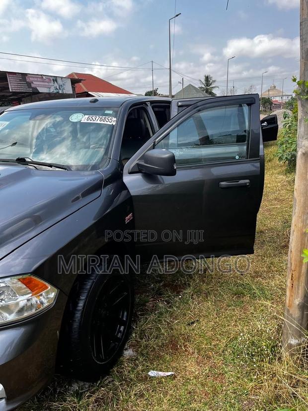 RAM 1500 2014 Matt Black