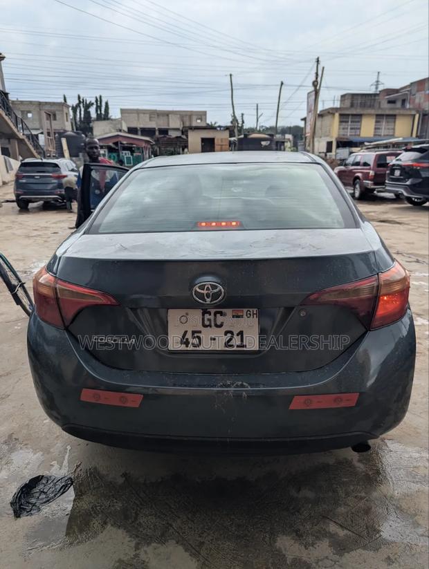 Toyota Corolla LE ECO 4dr Sedan (1.8L 4cyl CVT) 2017 Gray