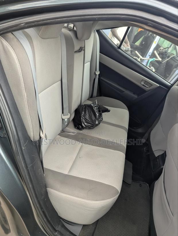 Toyota Corolla LE ECO 4dr Sedan (1.8L 4cyl CVT) 2017 Gray