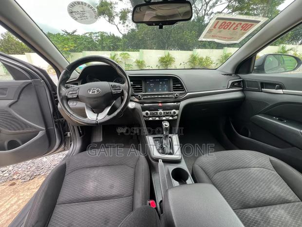 Hyundai Elantra Value Edition 2019 Gray