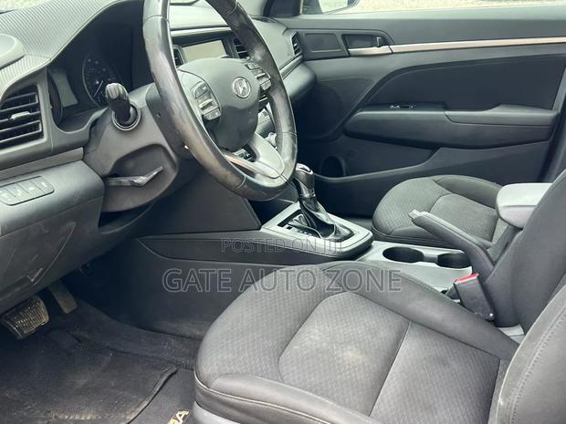 Hyundai Elantra Value Edition 2019 Gray