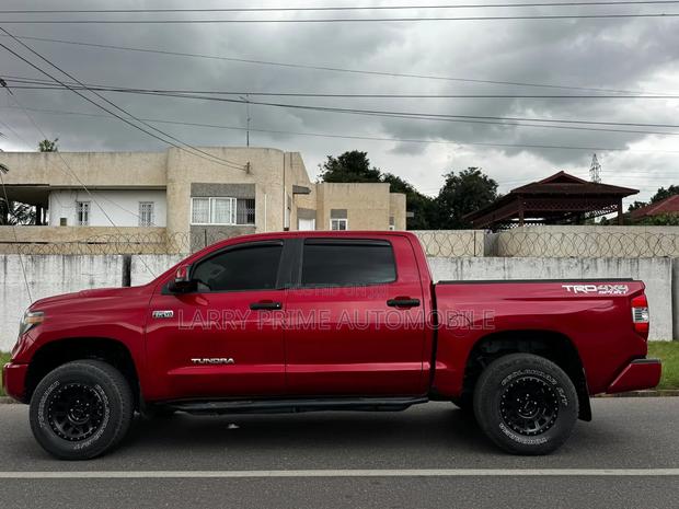 Toyota Tundra SR5 5.7L V8 4x4 CrewMax 5.6 ft. box 145.7 in. WB 2019 Red