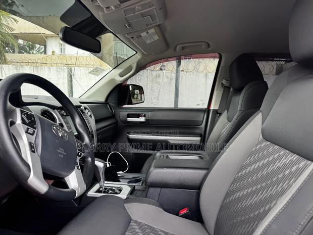 Toyota Tundra SR5 5.7L V8 4x4 CrewMax 5.6 ft. box 145.7 in. WB 2019 Red