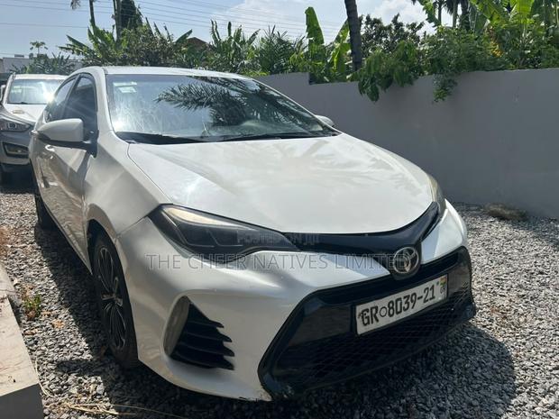 Toyota Corolla 2015 White