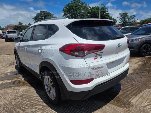 Hyundai Tucson SE FWD 2018 White