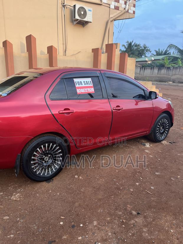 Toyota Belta 2009 Red