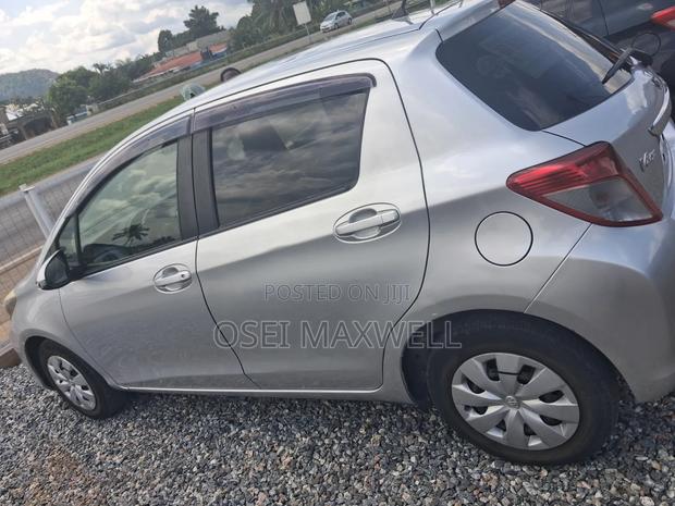 Toyota Vitz 2012 Silver