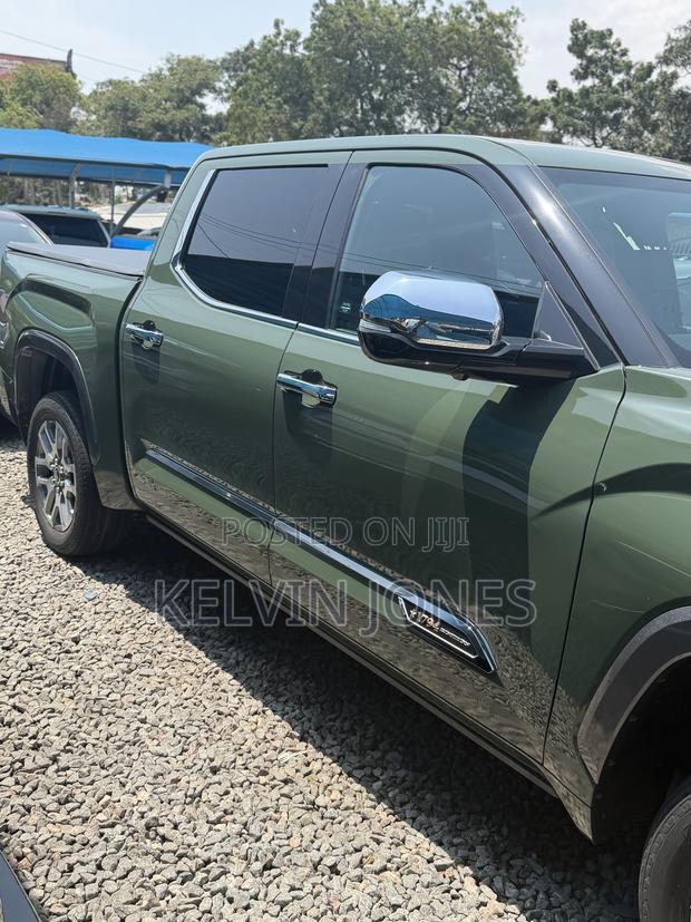 Toyota Tundra 1794 Edition CrewMax 5.5' Bed 2023 Green