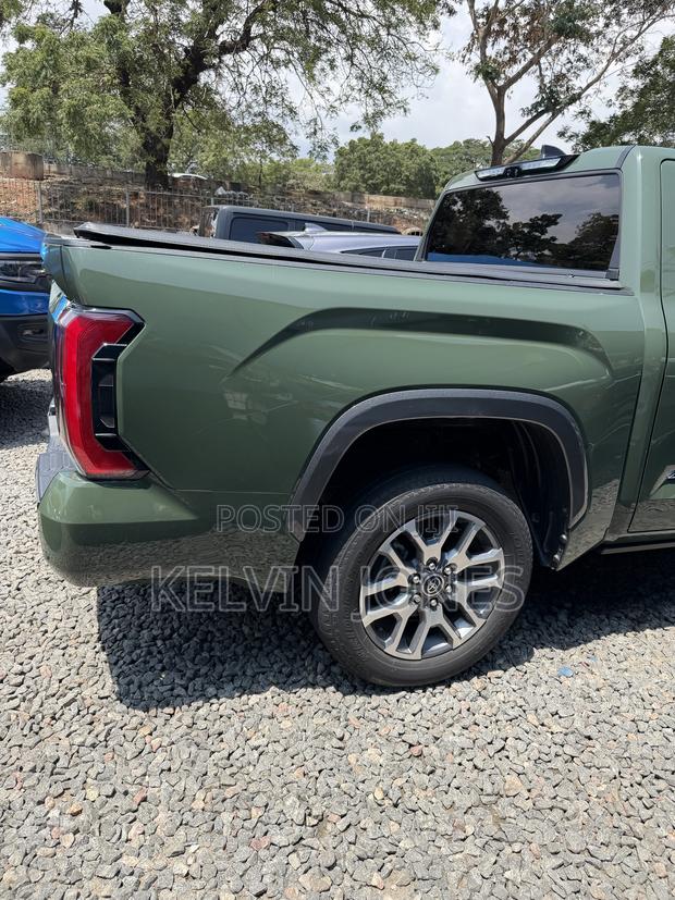 Toyota Tundra 1794 Edition CrewMax 5.5' Bed 2023 Green