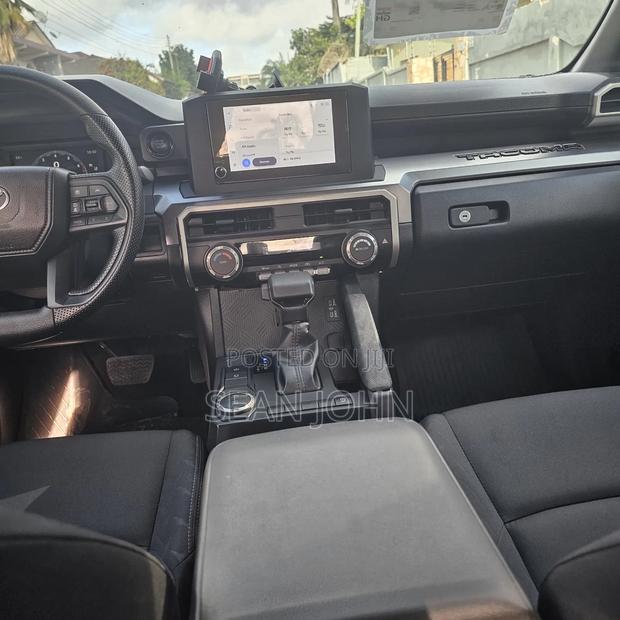 Toyota Tacoma SR Double Cab 4WD 5.0 ft. SB (Automatic) 2025 White