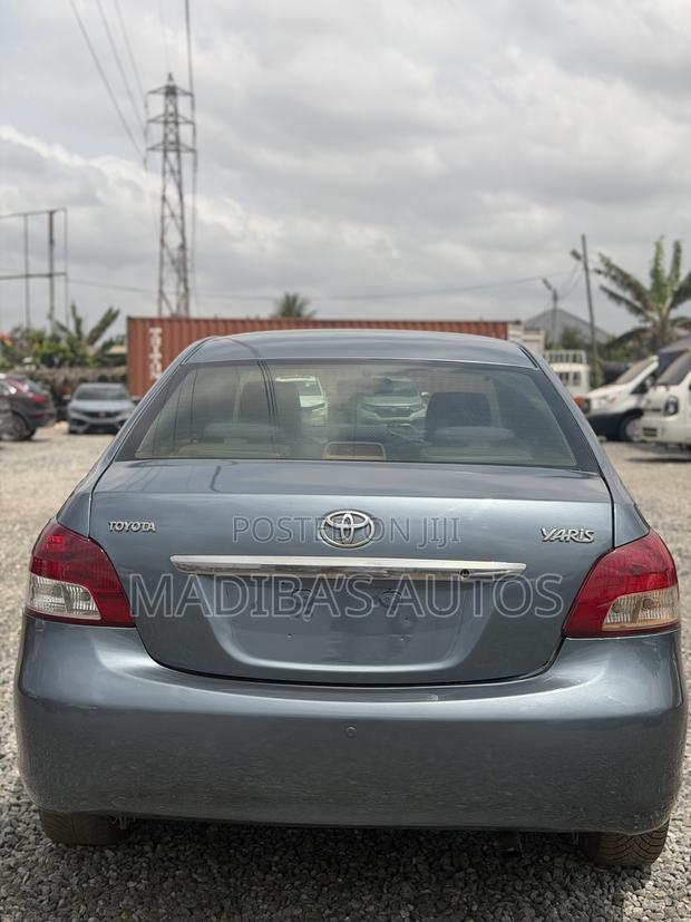 Toyota Yaris 1.3 2006 Blue