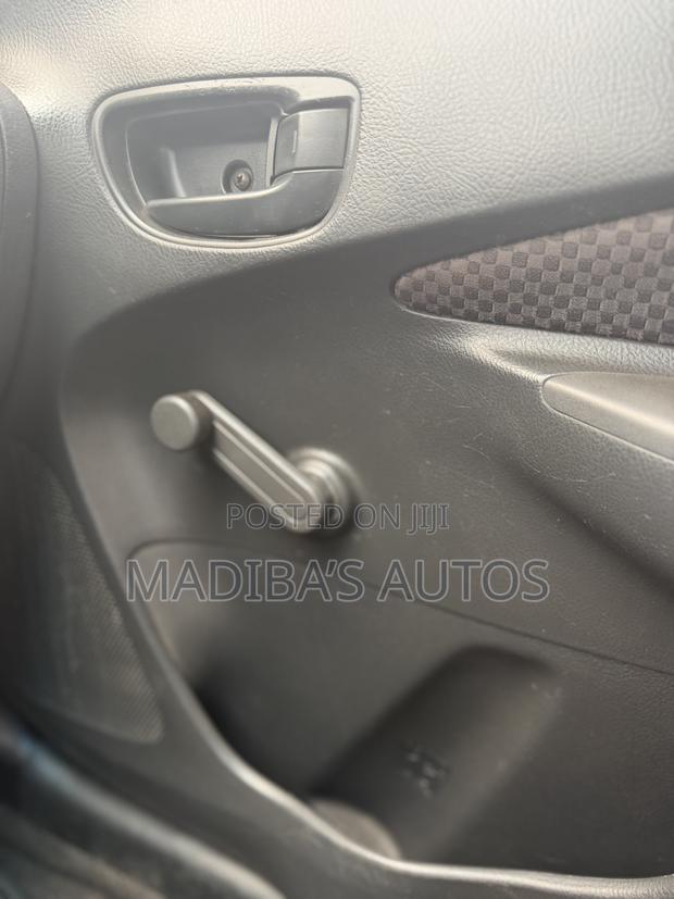 Toyota Yaris 1.3 2006 Blue