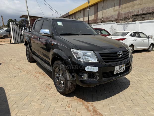 Toyota Hilux WORKMATE 4x4 2015 Black