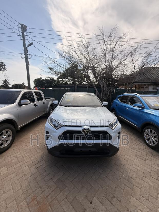 Toyota RAV4 Adventure AWD 2023 Off white