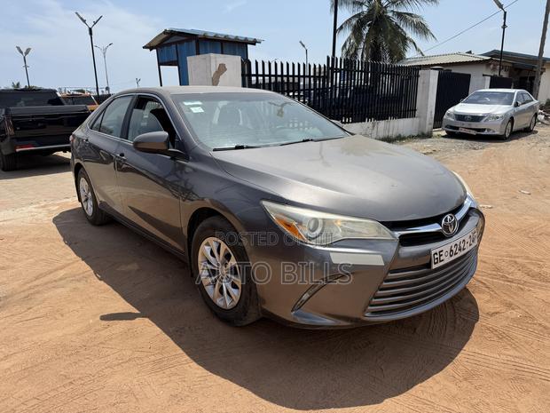 Toyota Camry LE 4dr Sedan (2.5L 4cyl 6A) 2016 Gray