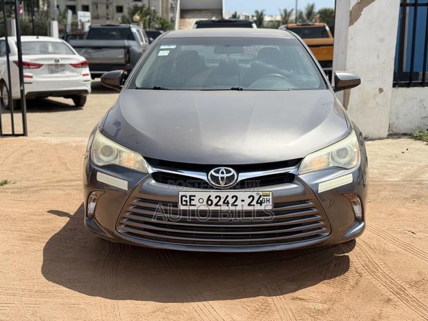 Toyota Camry LE 4dr Sedan (2.5L 4cyl 6A) 2016 Gray