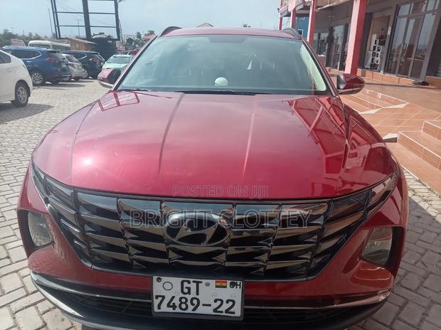 Hyundai Tucson 2022 Red