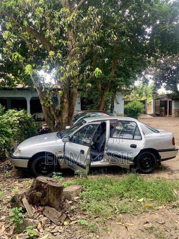 Hyundai Elantra GLS 1996 Silver