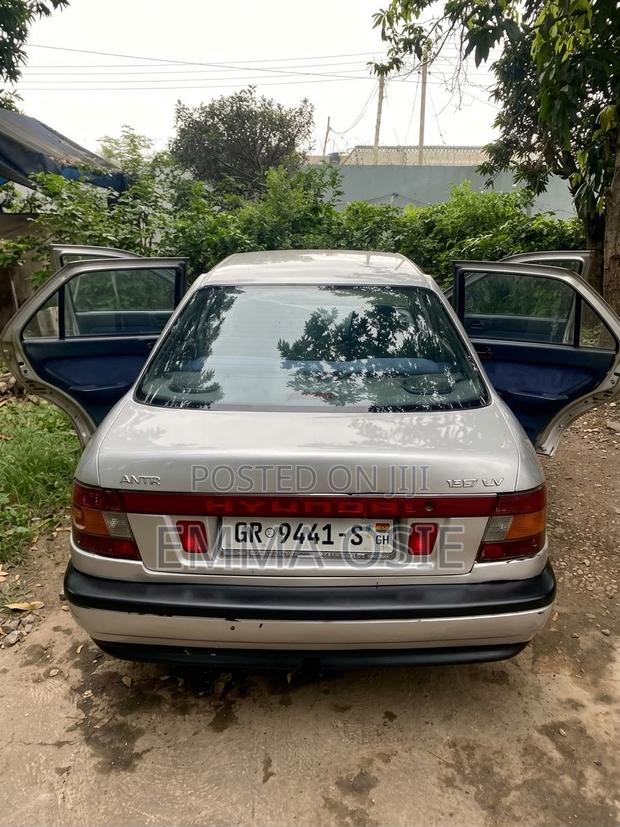 Hyundai Elantra GLS 1996 Silver